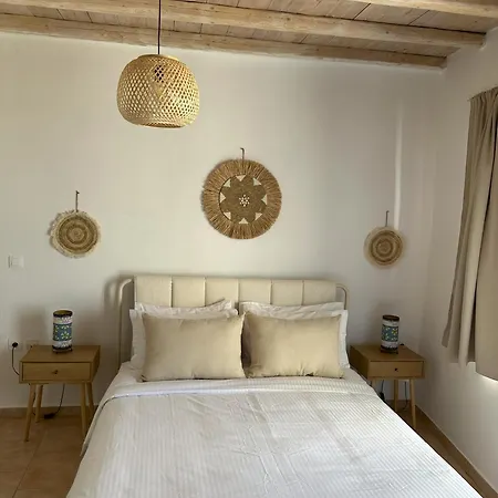 Nesa Paros Lägenhet