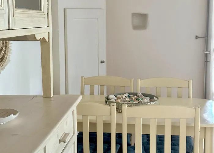 Nesa Paros Lejlighed *